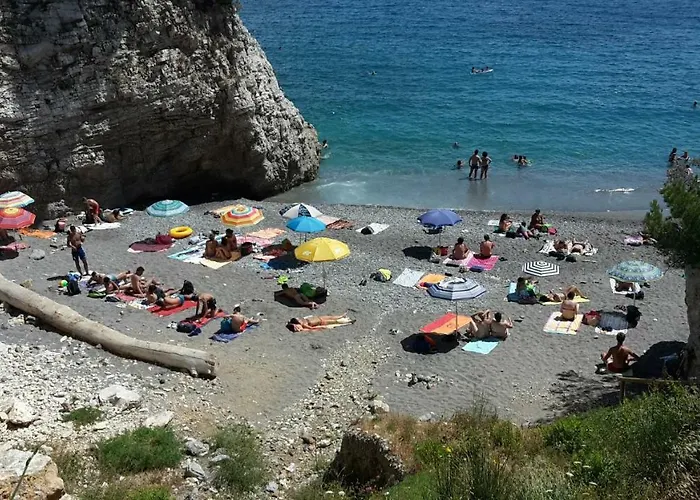 Via Dei Ginepri * Noli