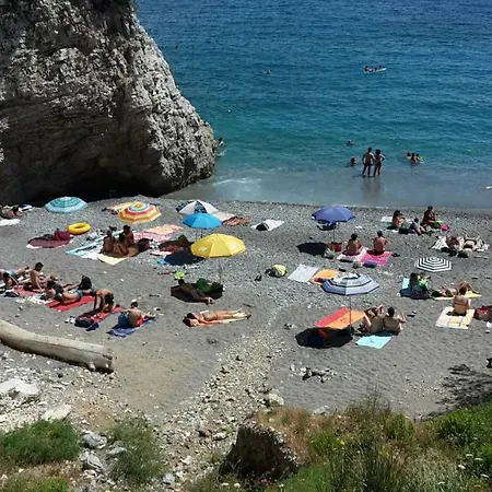 Via Dei Ginepri * Noli