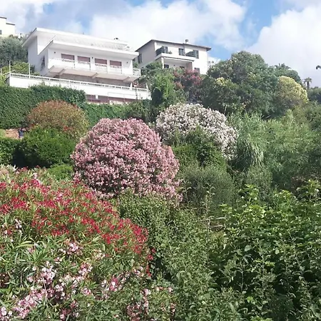 Via Dei Ginepri * Noli